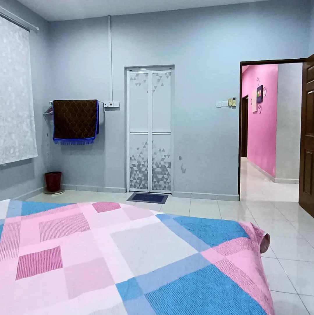 Ebnur Homestay アラウ エクステリア 写真